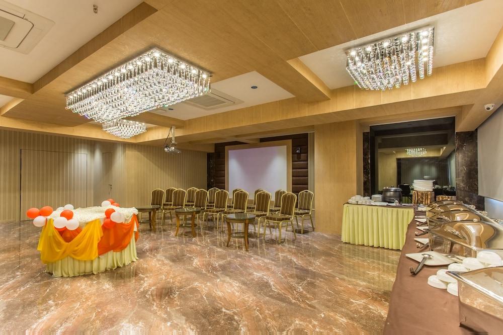 Hotel Abika Elite Ujjain Εξωτερικό φωτογραφία