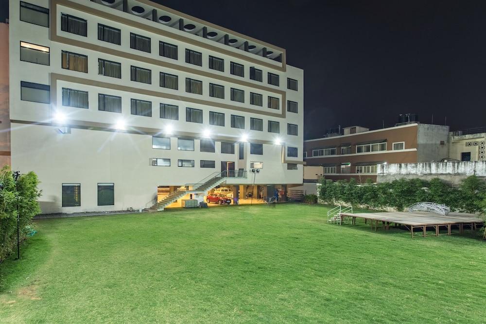 Hotel Abika Elite Ujjain Εξωτερικό φωτογραφία
